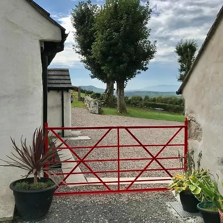 Mc Courts Cottage Hilltown Exterior photo